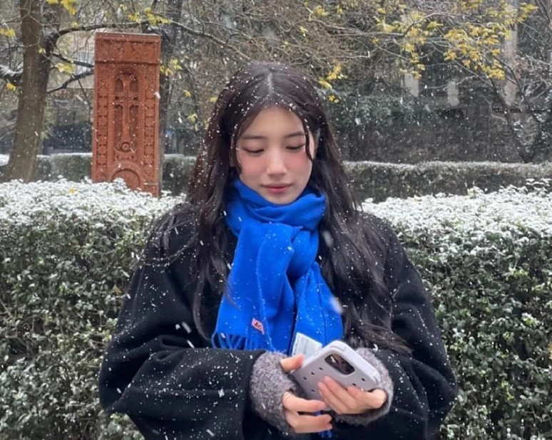 낭만 가득💙🖤수지 프라하여행 이미지1