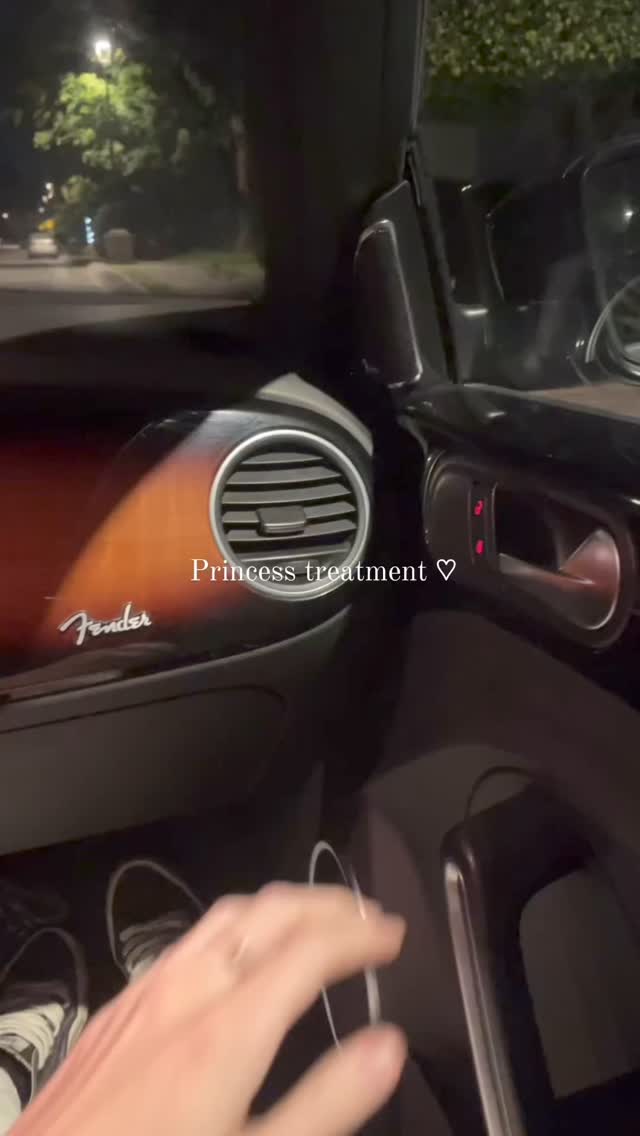 요즘 핫한 공주님 배웅 챌린지👸 이미지