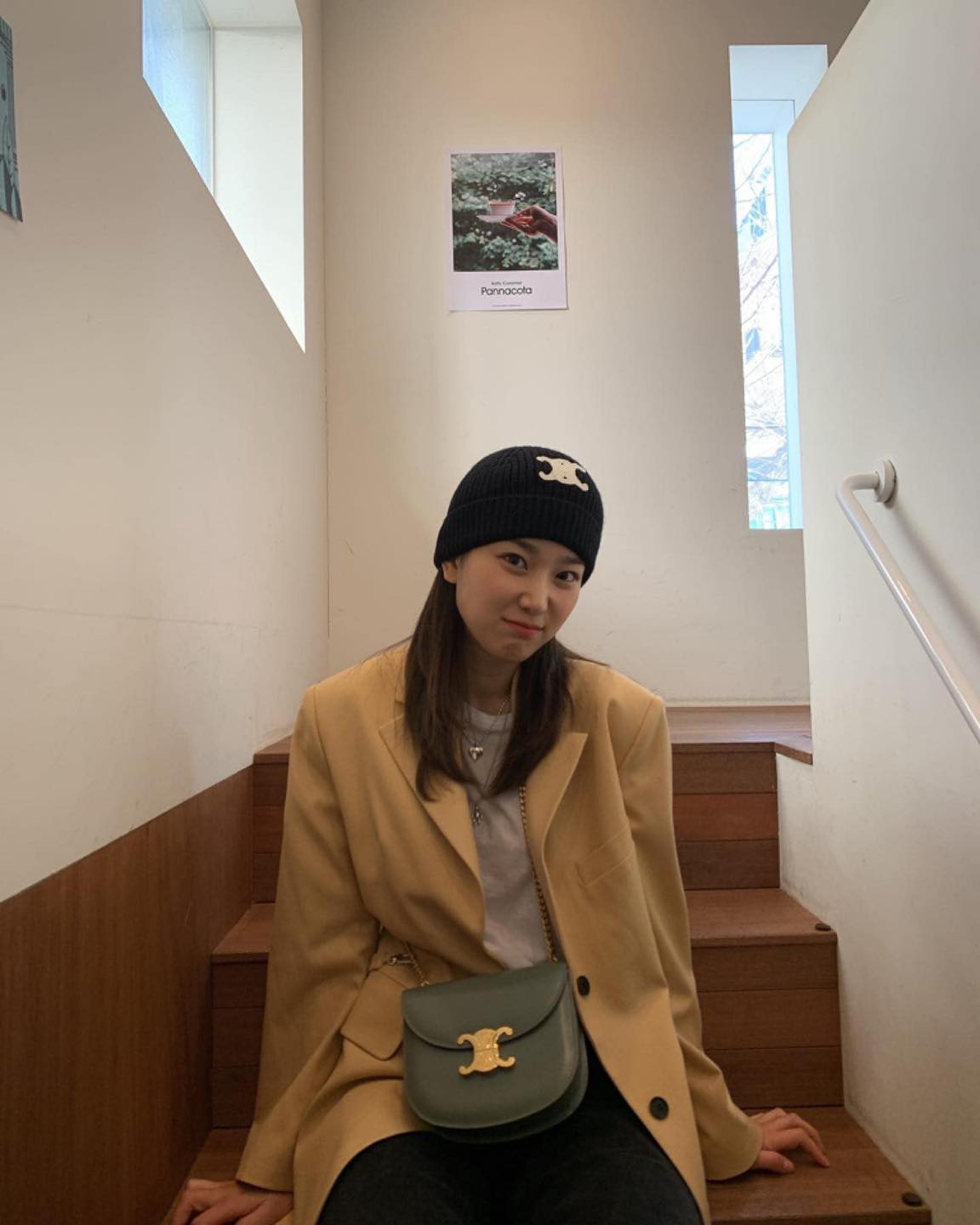 휘뚜루마뚜루 셀린느 비니🖤 이미지