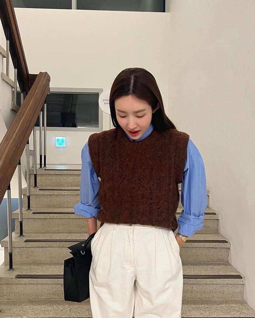 레이어드하기 좋은 블루셔츠💙👔 이미지