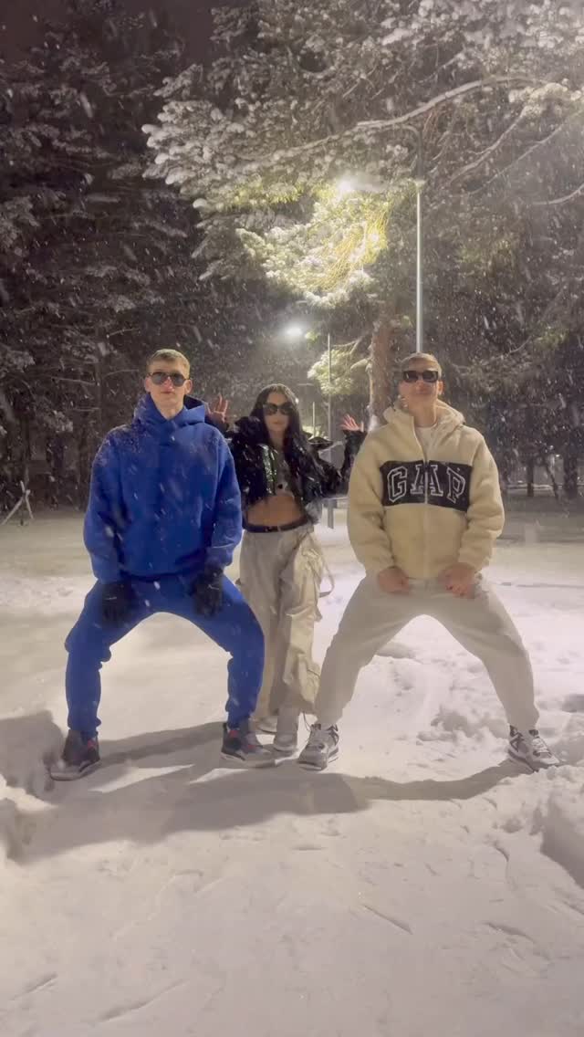 이번 겨울 친구랑 함께하는 마카레나 챌린지💃🕺 이미지