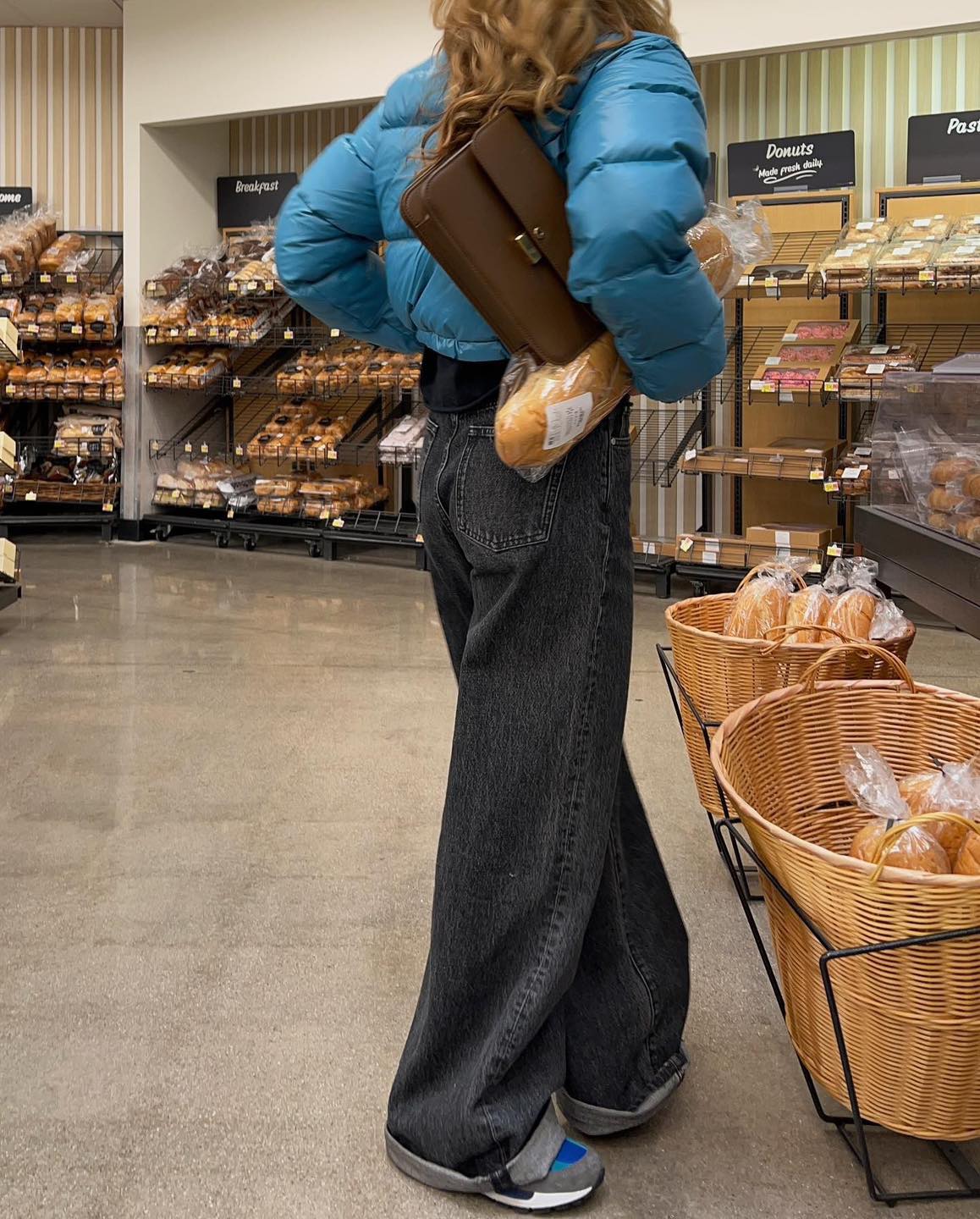 주말 마트 쇼핑엔 꾸안꾸룩🥖🏘️ 이미지