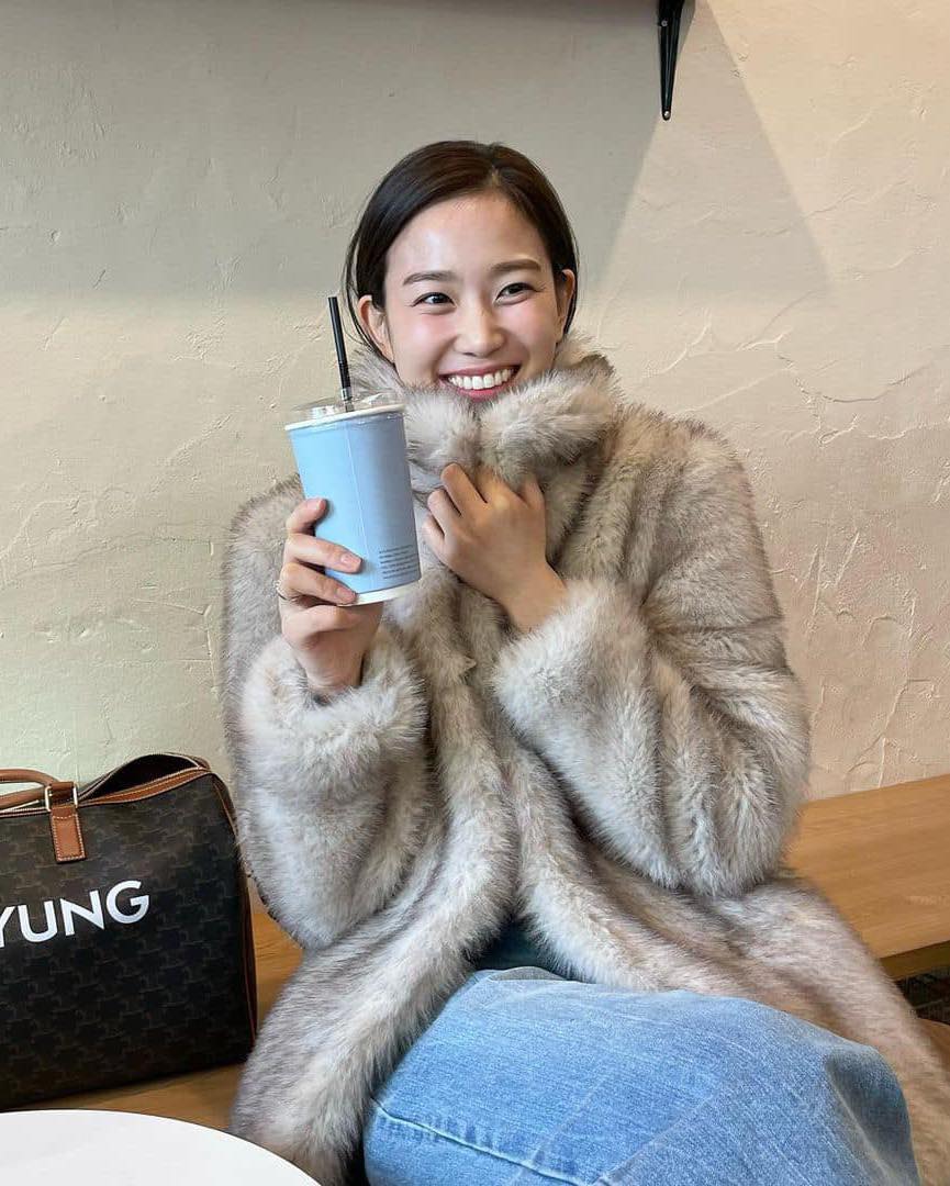 연말룩으론 퍼자켓 입기🥂🤎 이미지