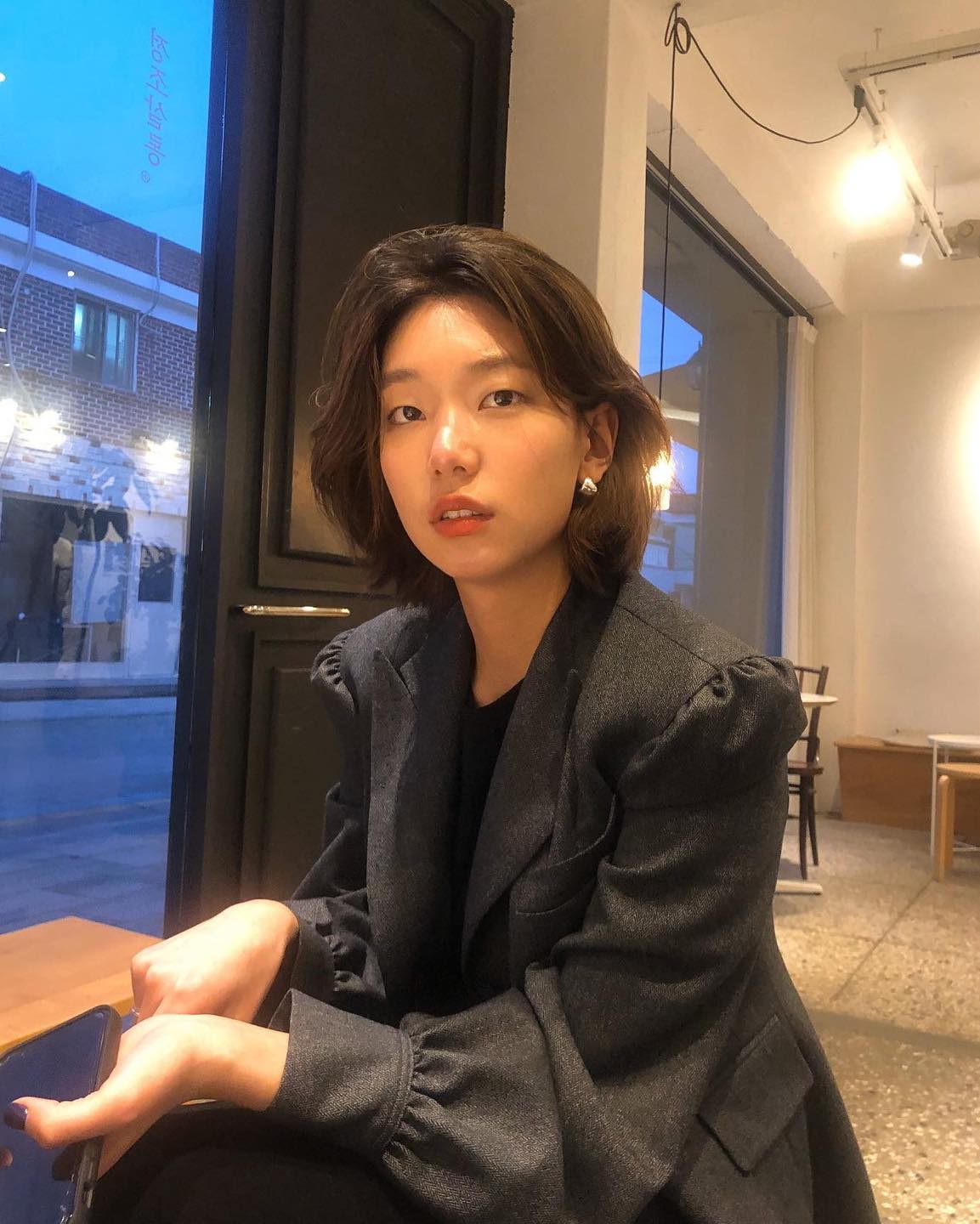겨울엔 깔끔한 똑단발@어때🖤 이미지