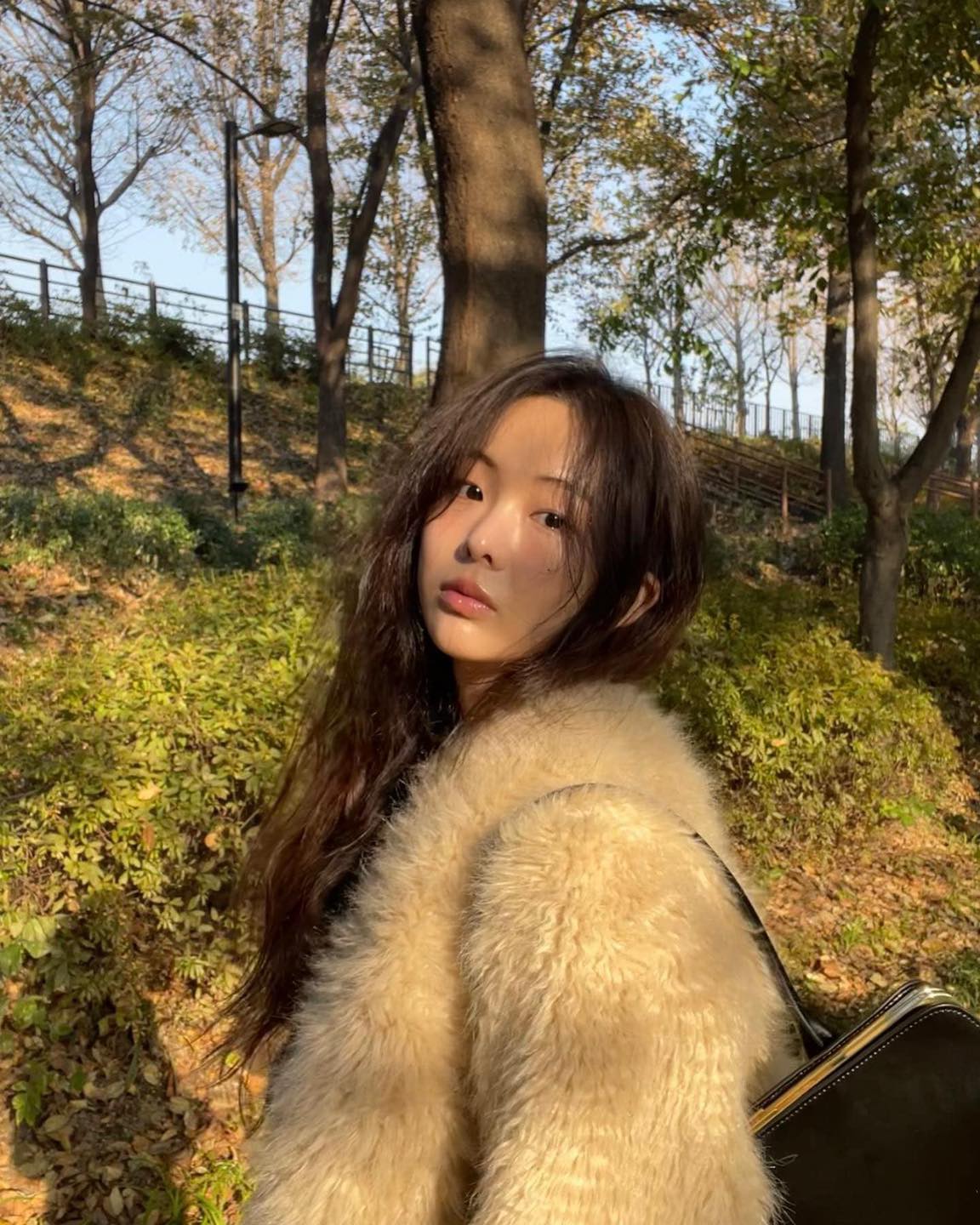 연말룩으론 퍼자켓 입기🥂🤎 이미지