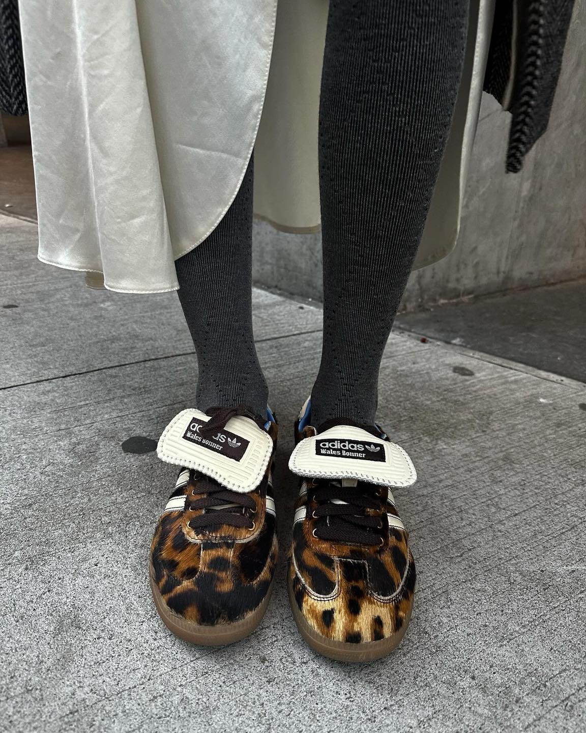 유니크한 호피패턴🐅아디다스🖤
김나영도 신은 웨일스 보너 콜라보 삼바🙌🏻 캐주얼룩에 찰떡 이미지