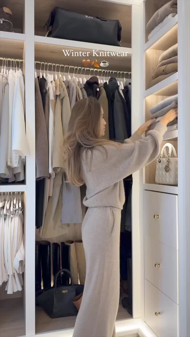 화이트 슬랙스와 어울리는 5가지 겨울 니트 코디🤍꾸안꾸 미니멀부터 깔끔한 출근룩까지🫶🏻 이미지