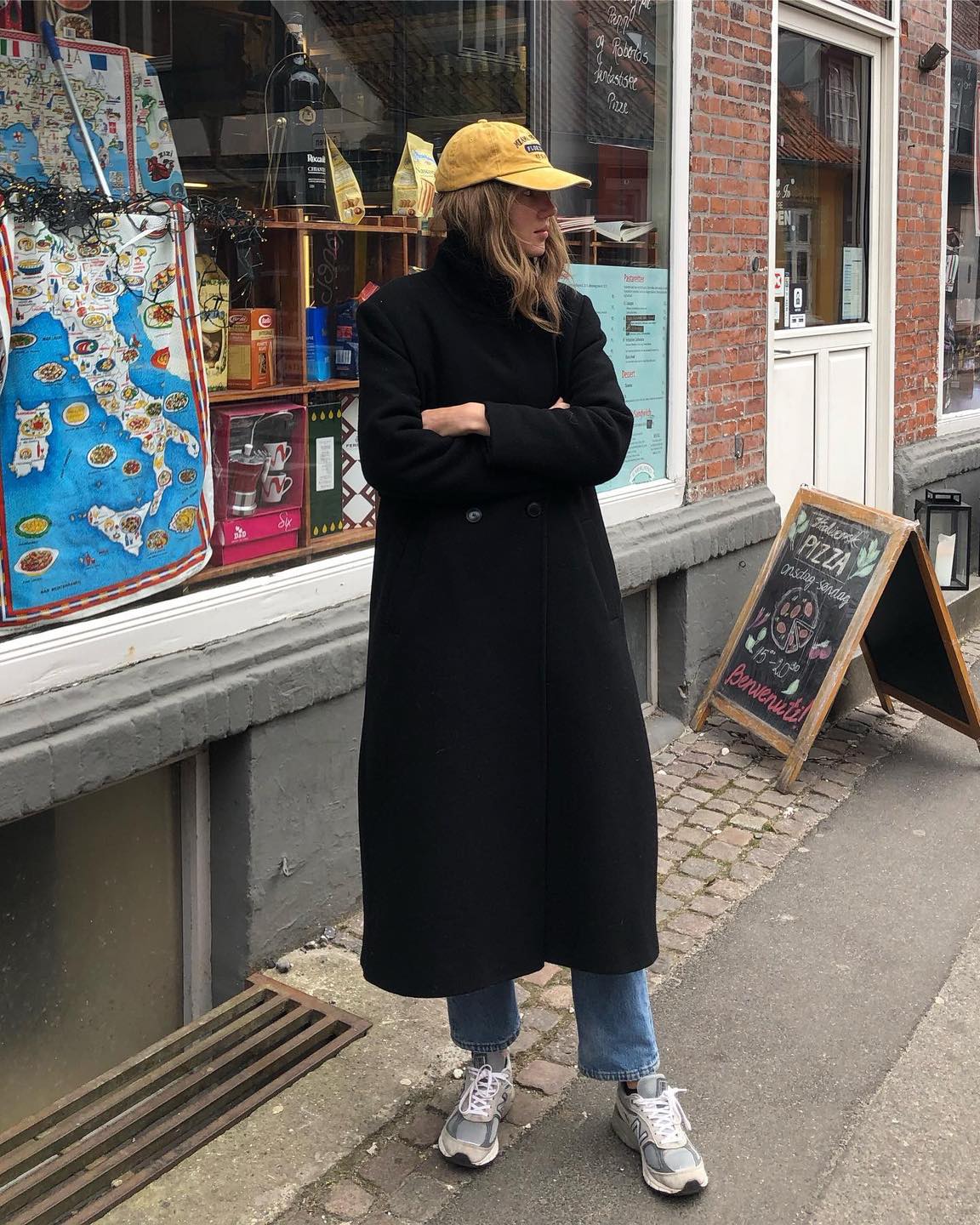 롱코트에 볼캡🧢꾸안꾸&시크🖤 이미지