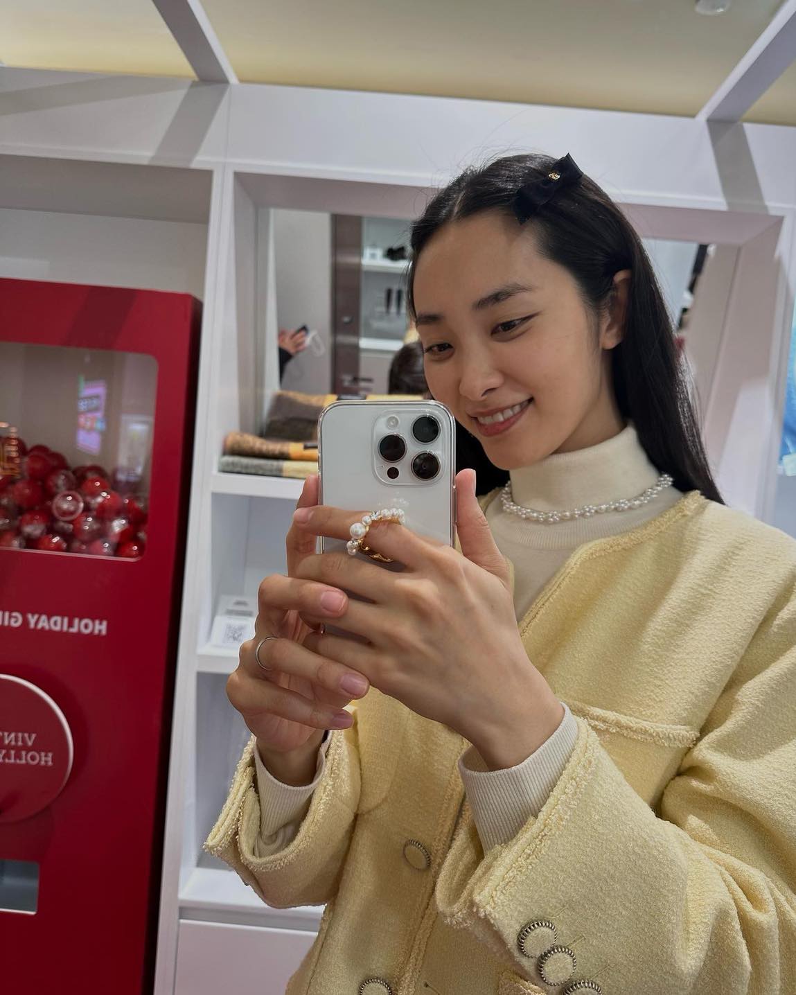 레이어드하기 좋은 흰색 목폴라🤍 이미지