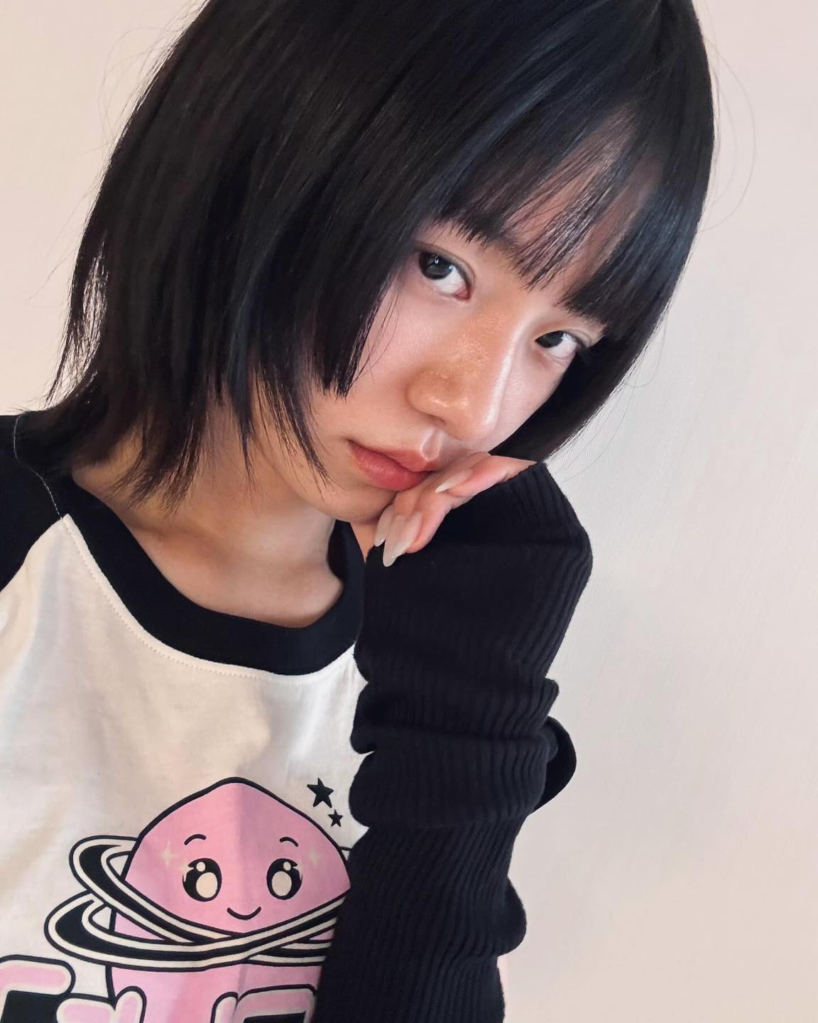 겨울에도 따뜻하게 반팔 입는법💡
핸드워머로 감성있게🤍 두꺼운 아우터와 함께 코디해요🥰 이미지8