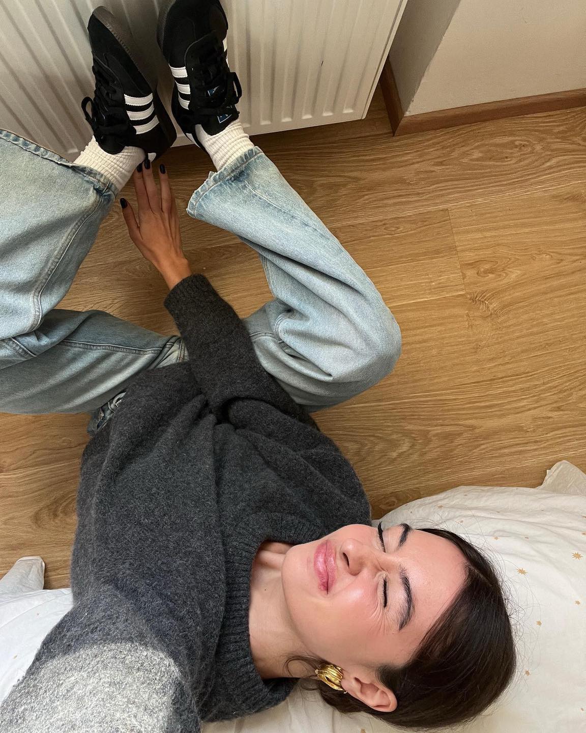 그레이 니트는 청바지랑👖🩶 이미지