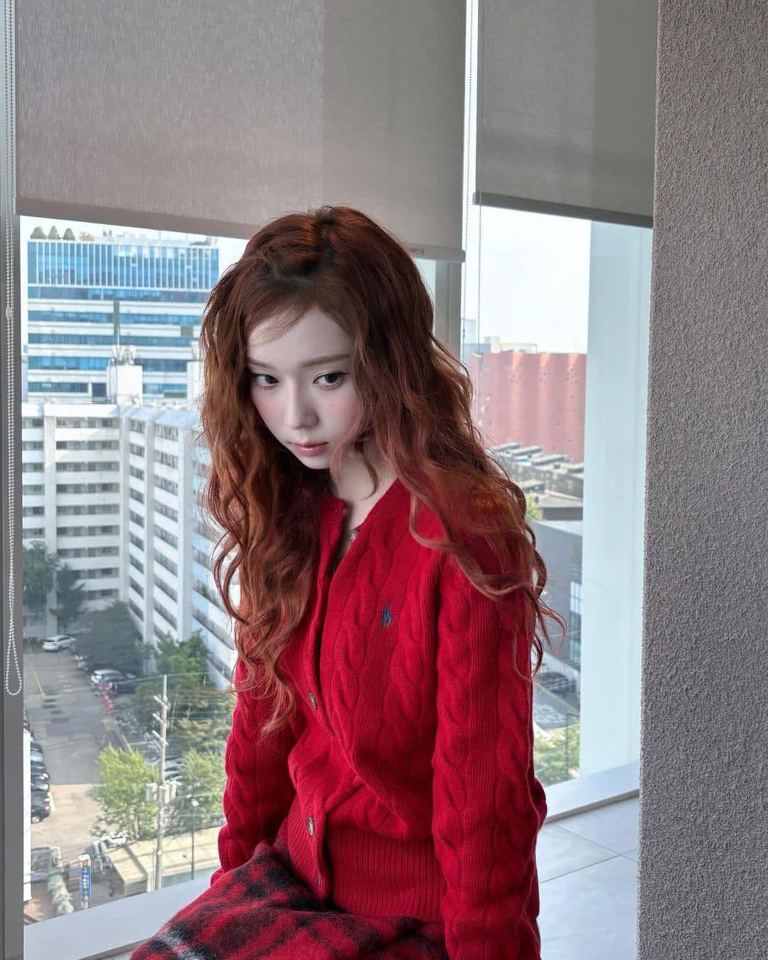 연말 데일리템은❤️🧶레드 니트 이미지4