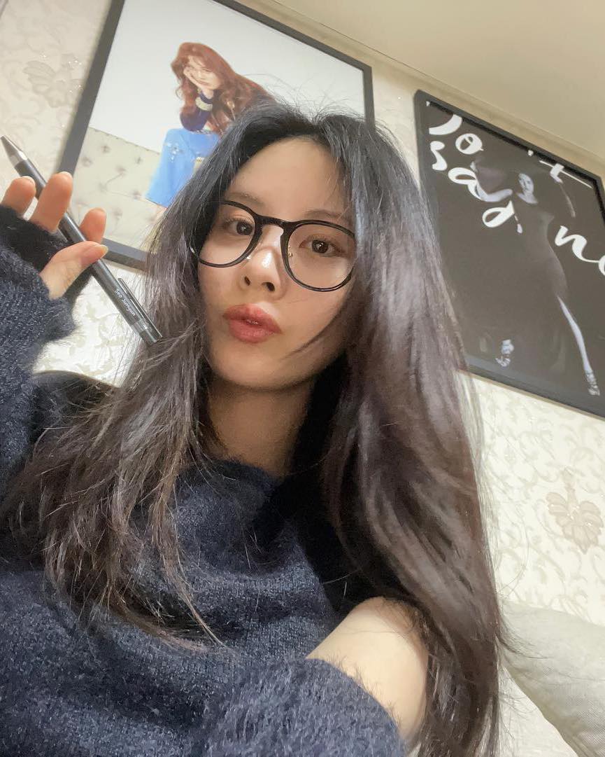 겨울에도 따뜻하게 반팔 입는법💡
핸드워머로 감성있게🤍 두꺼운 아우터와 함께 코디해요🥰 이미지4