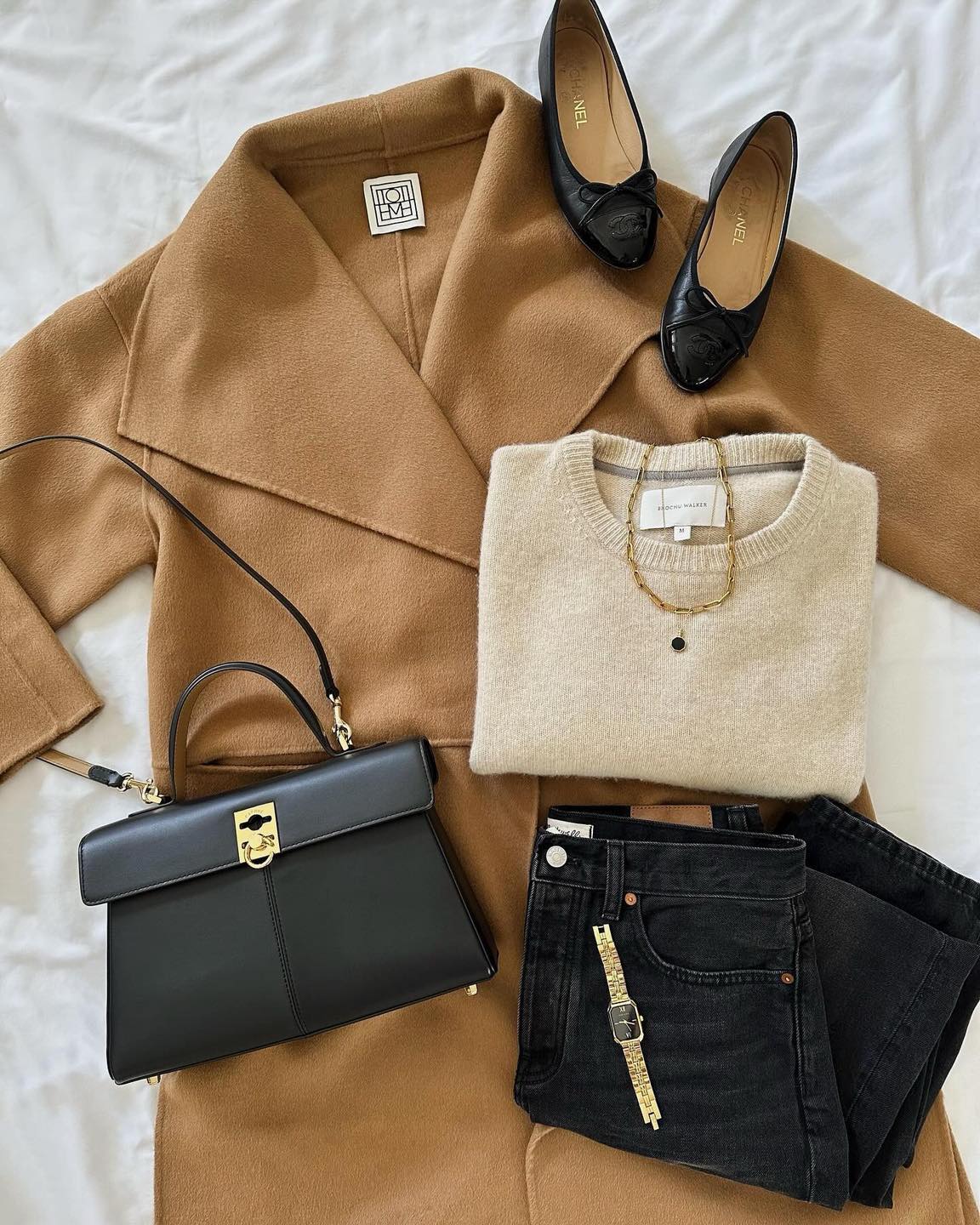 심플한 미니멀🤍💛코트 바닥코디 이미지