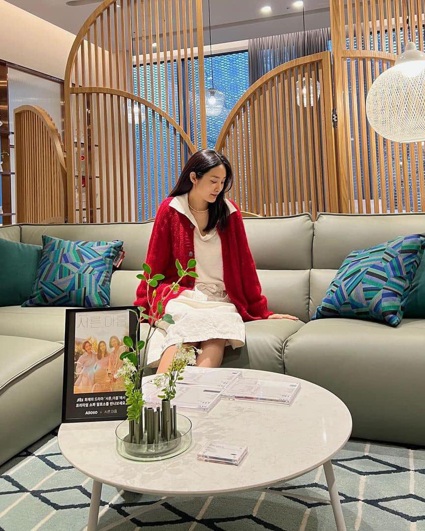 연말 데일리템은❤️🧶레드 니트 이미지7