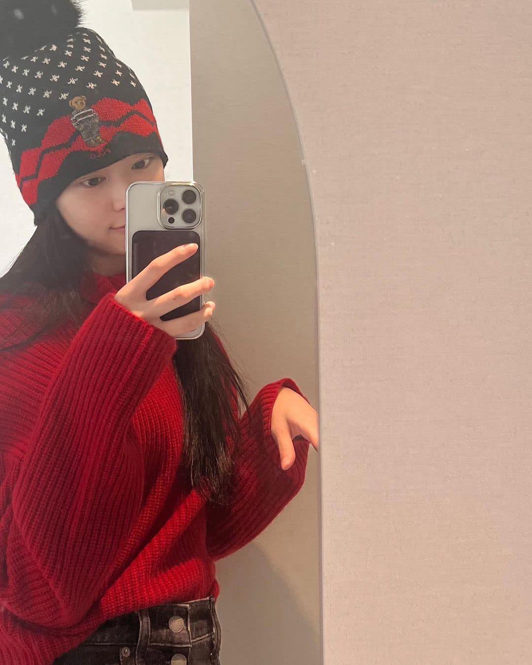 연말 데일리템은❤️🧶레드 니트 이미지2