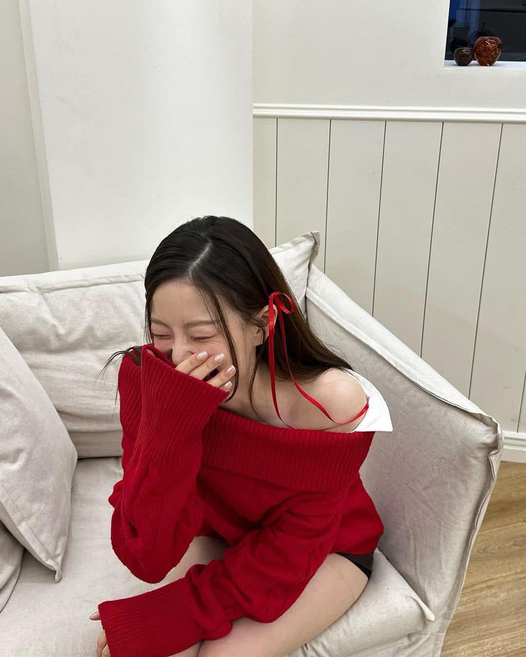 연말 데일리템은❤️🧶레드 니트 이미지9