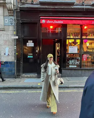 롱코트에 슬랙스로 출근룩🩶🖤 이미지