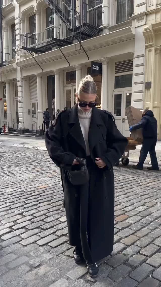 롱코트 + 아디 운동화🖤🤍이 느낌 이미지