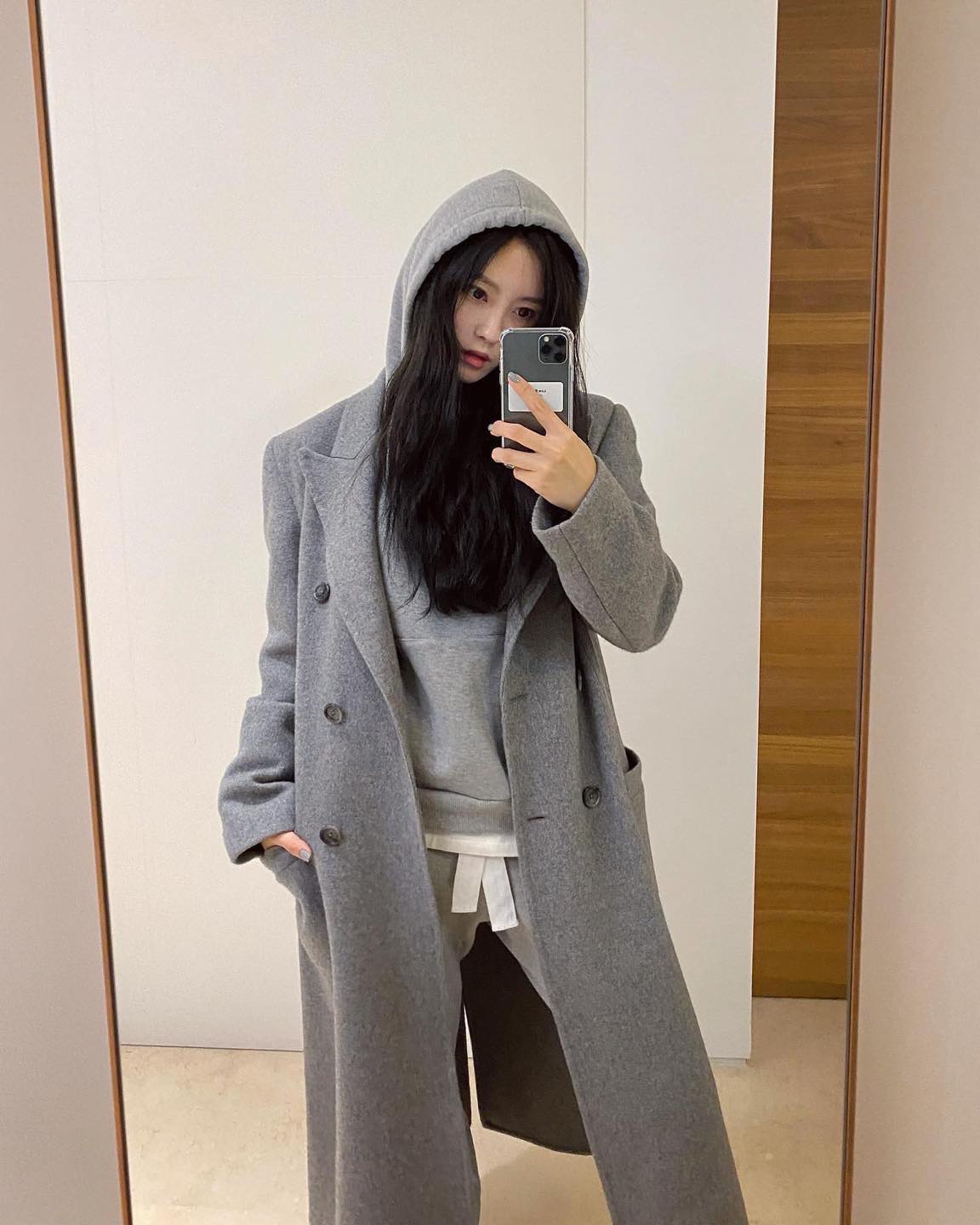 롱코트는 각진 어깨 핏이 핵심✔️ 이미지