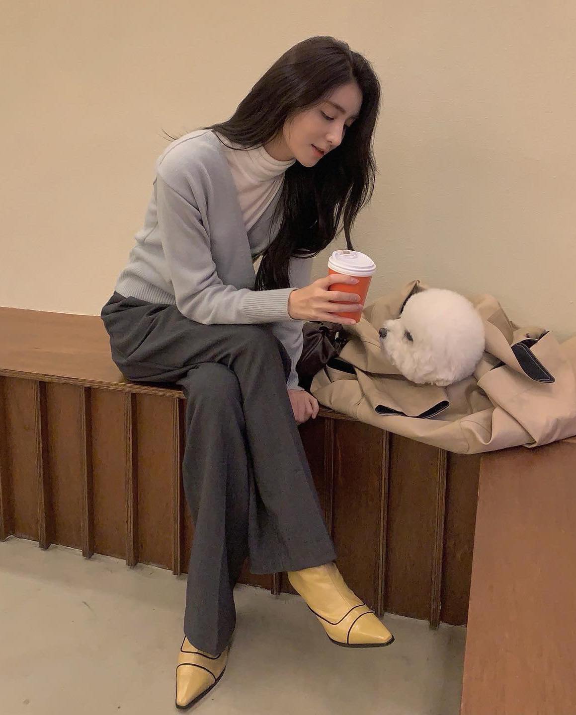 코트 속 레이어드🩶가디건+목폴라 이미지