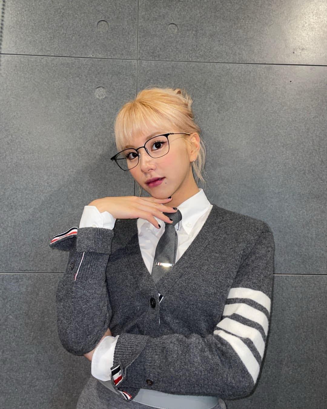 프레피룩은👩🏻‍🎓톰브라운 코디🇫🇷 이미지4