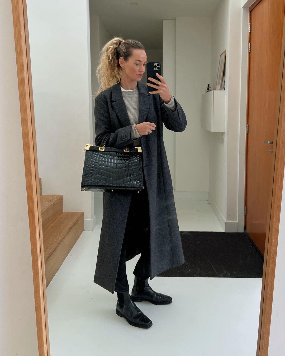 다리 길어보이는 첼시부츠🖤👢 이미지