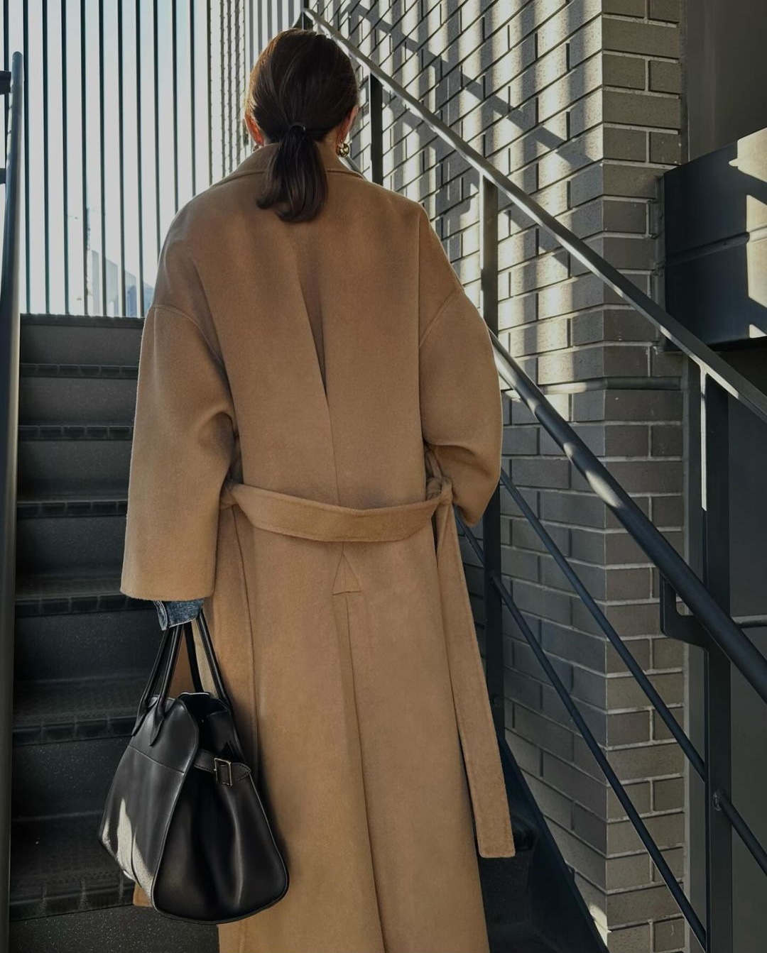 요즘 언니들 픽🧳더로우 마고백🖤 이미지3