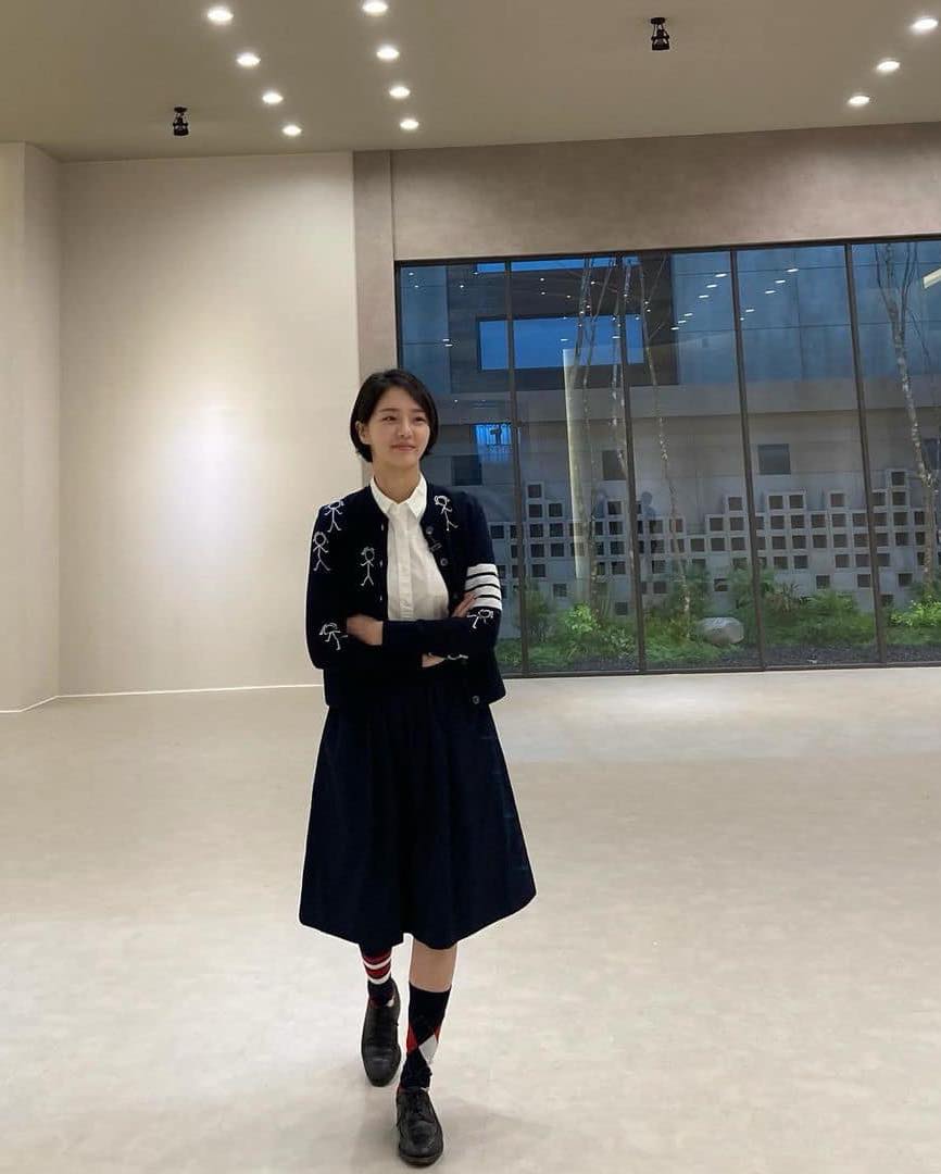 프레피룩은👩🏻‍🎓톰브라운 코디🇫🇷 이미지5