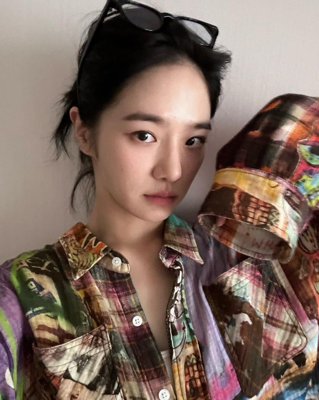 겨울 감성 체크셔츠 걸쳐🖤🤍 이미지