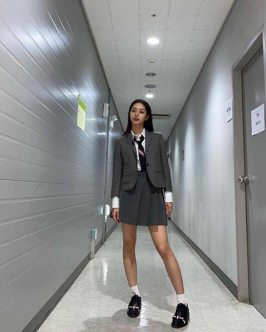 프레피룩은👩🏻‍🎓톰브라운 코디🇫🇷 이미지2