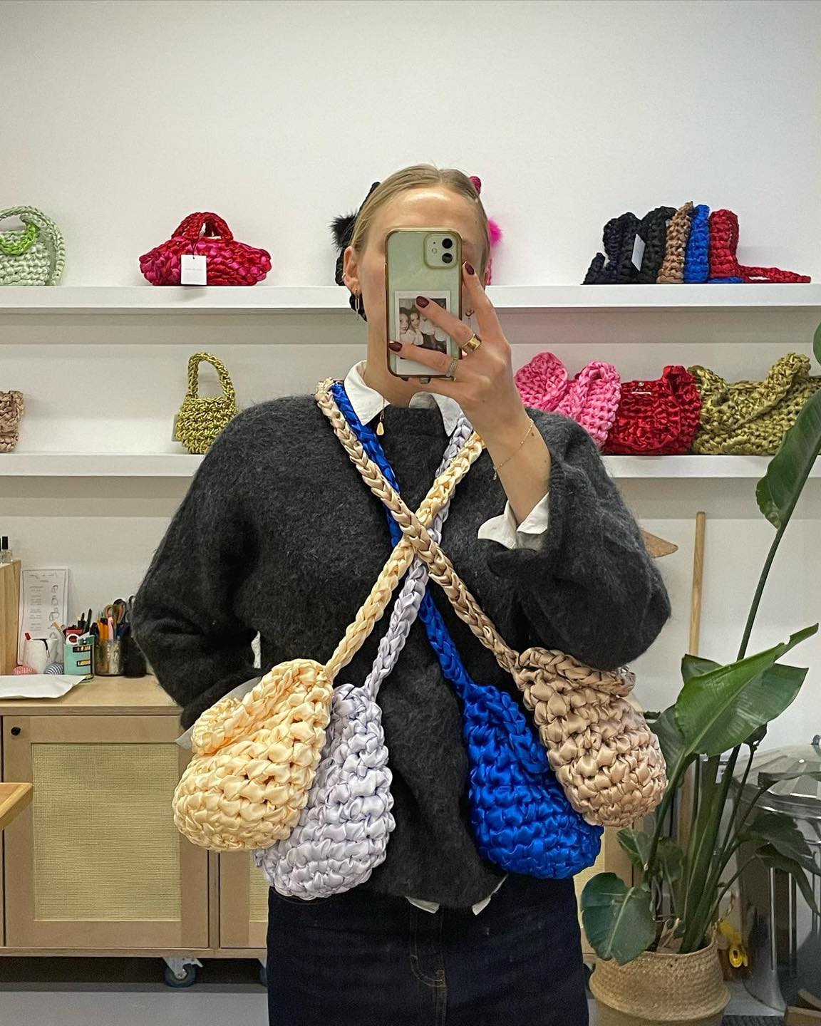 겨울엔 이거 만들래🧶🪡@니트백
두꺼운 실&자이언트얀으로 포근한 겨울 가방 뜨개질 도전할래🔥 이미지