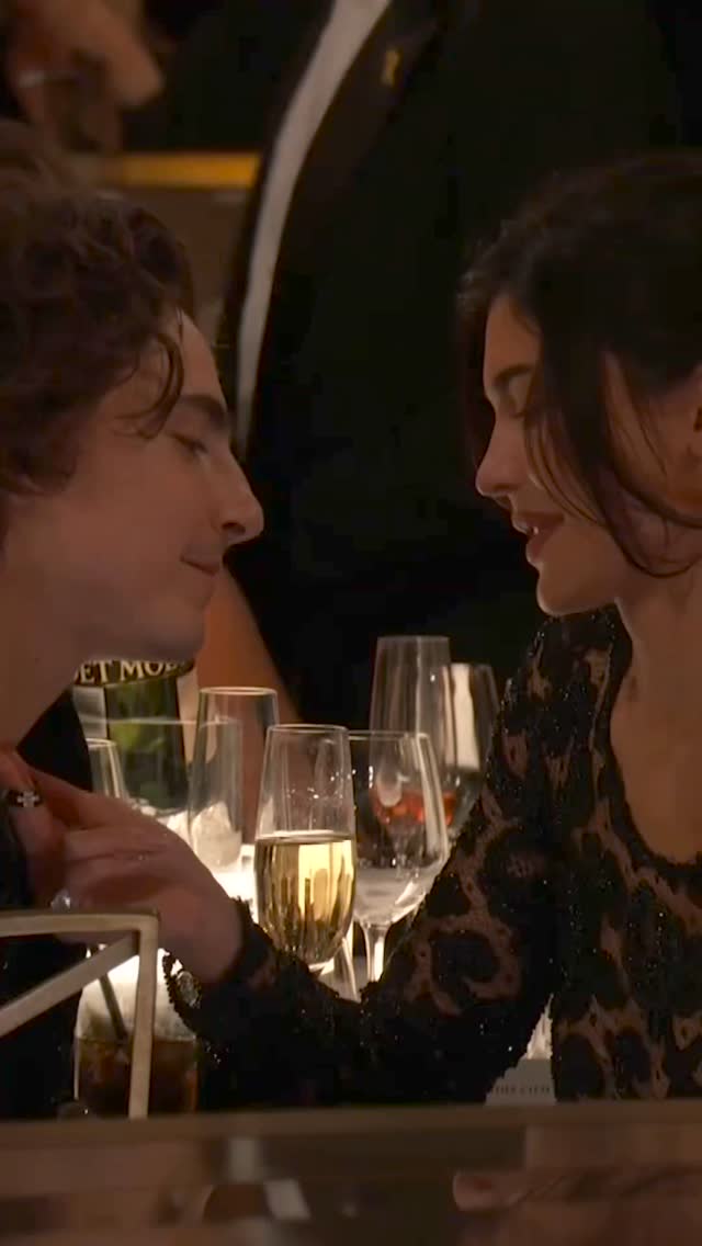 골든 글로브 시상식에서 꿀 떨어지는 티모시 샬라메와 카일리 제너 커플👩🏻‍❤️‍👨🏻💫 이미지