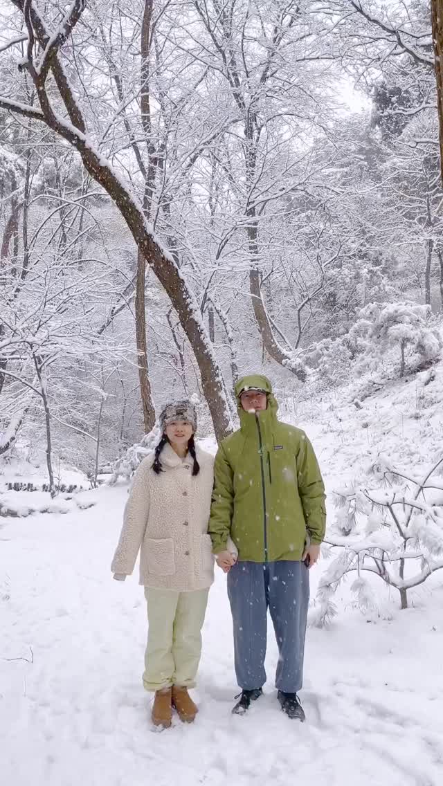 눈 오는 날 로맨틱한 데이트☃️
윤승아❤️김무열 부부처럼 우리도 @같이할까?!👩🏻‍❤️‍👨🏻 이미지