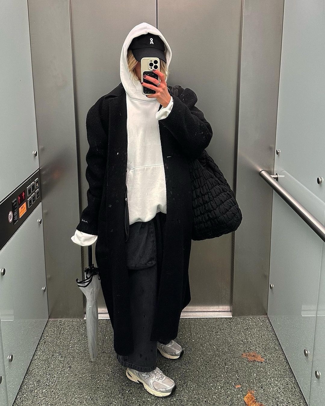코트안에는 후드 입어야해😎🖤​ 이미지