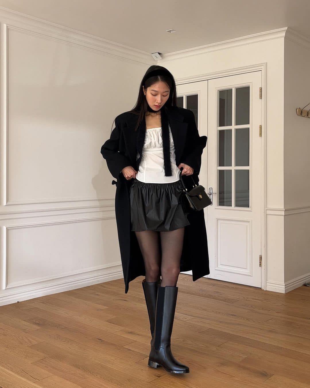 검은스타킹엔 롱부츠🖤👢 이미지