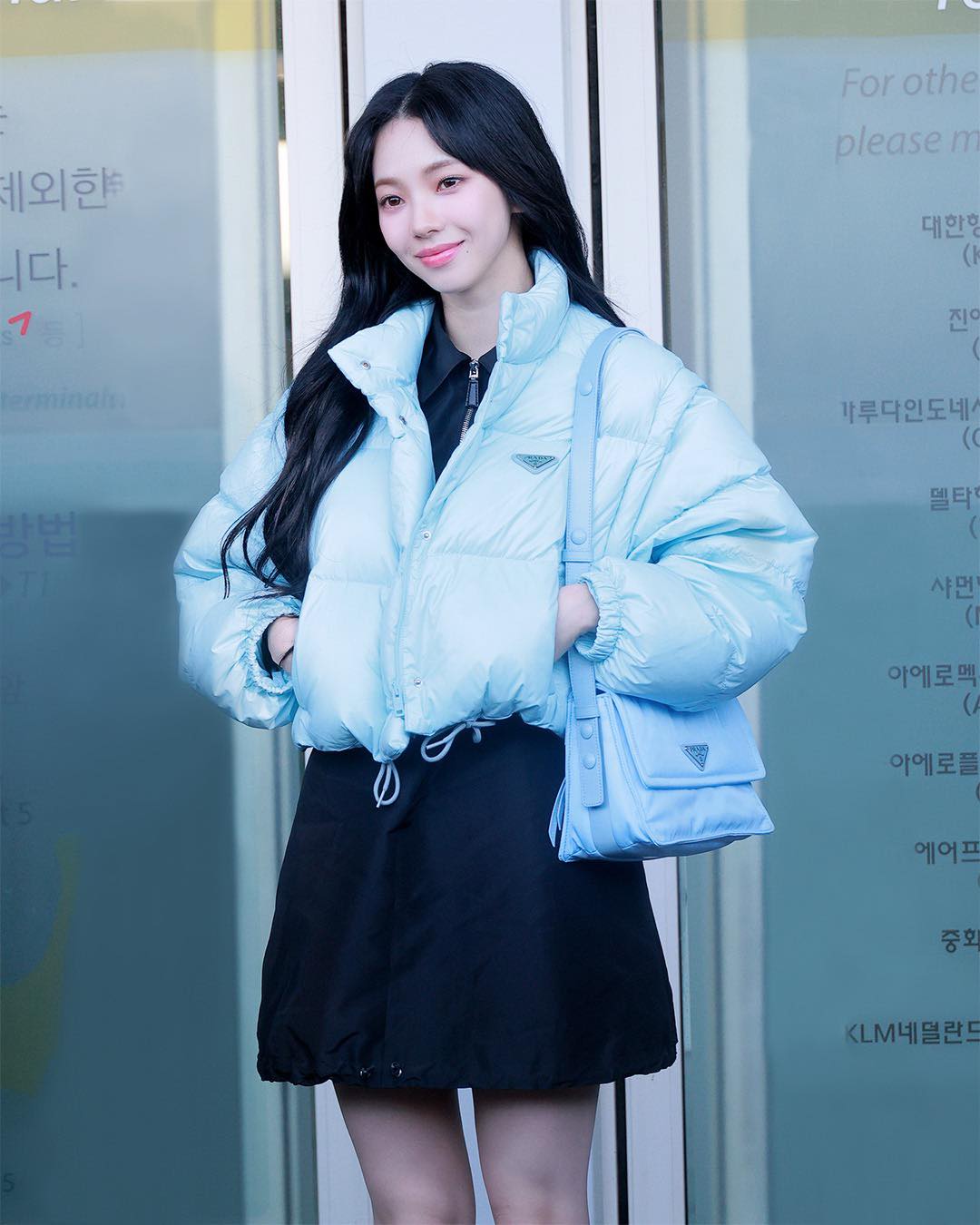 요즘 프라다 패딩이 핫하다며?🩵 이미지