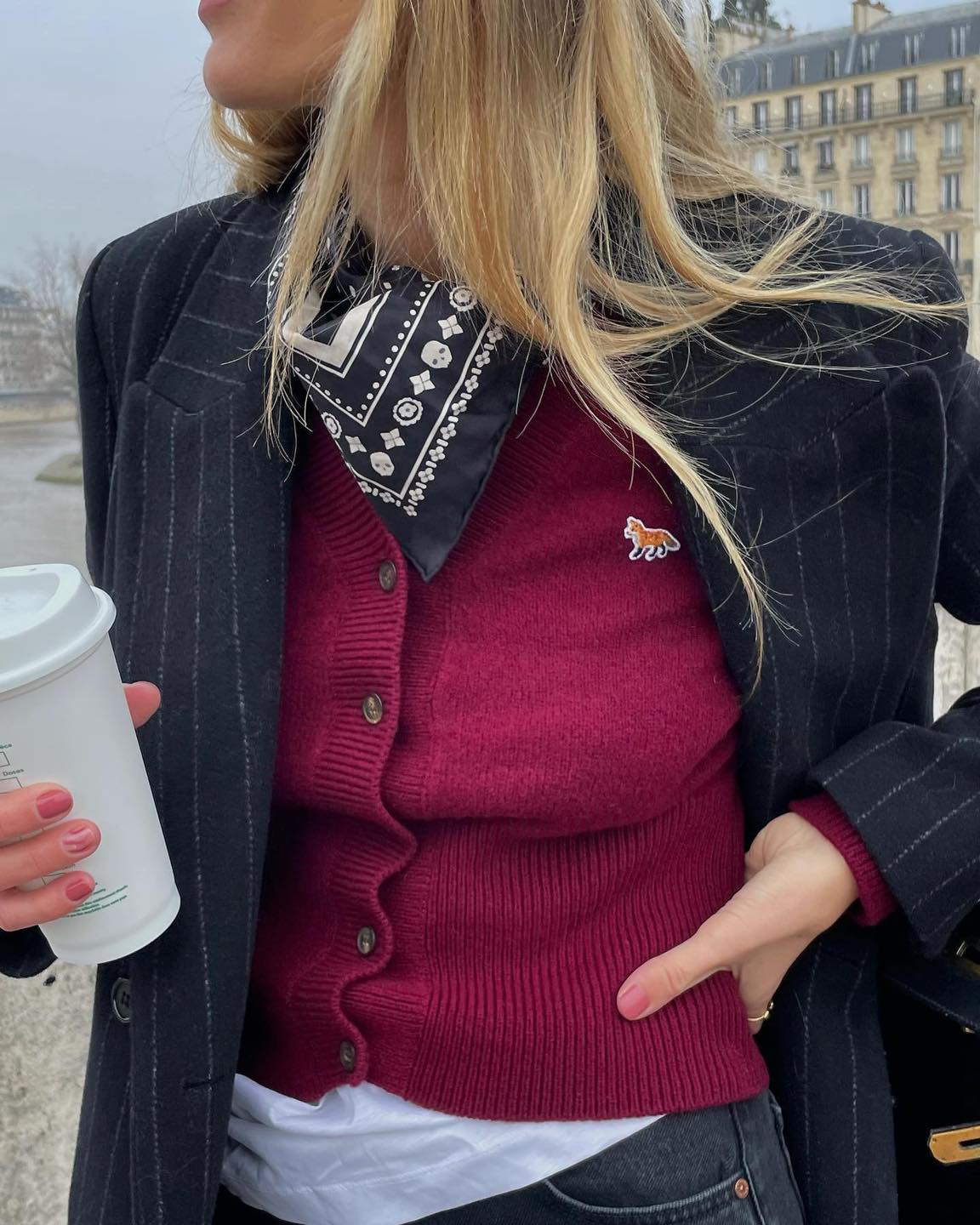 미니멀 포인트 가디건 모음✨🧶
겨울에는 아우터 속 이너로, 봄에는 단독으로✔️🧥@골라봐

1. 메종키츠네 베이비 폭스 패치 가디건

2. 폴로 랄프로렌 울 캐시미어 케이블 니트 가디건

3. 아미 빅 하트 로고 가디건

4. 라코스테 브이넥 울 가디건

5. 비비안웨스트우드 여성 베아 크롭 가디건

6. 가니 로고 그래픽 가디건

7. 꼼데가르송 기본와펜 가디건 이미지