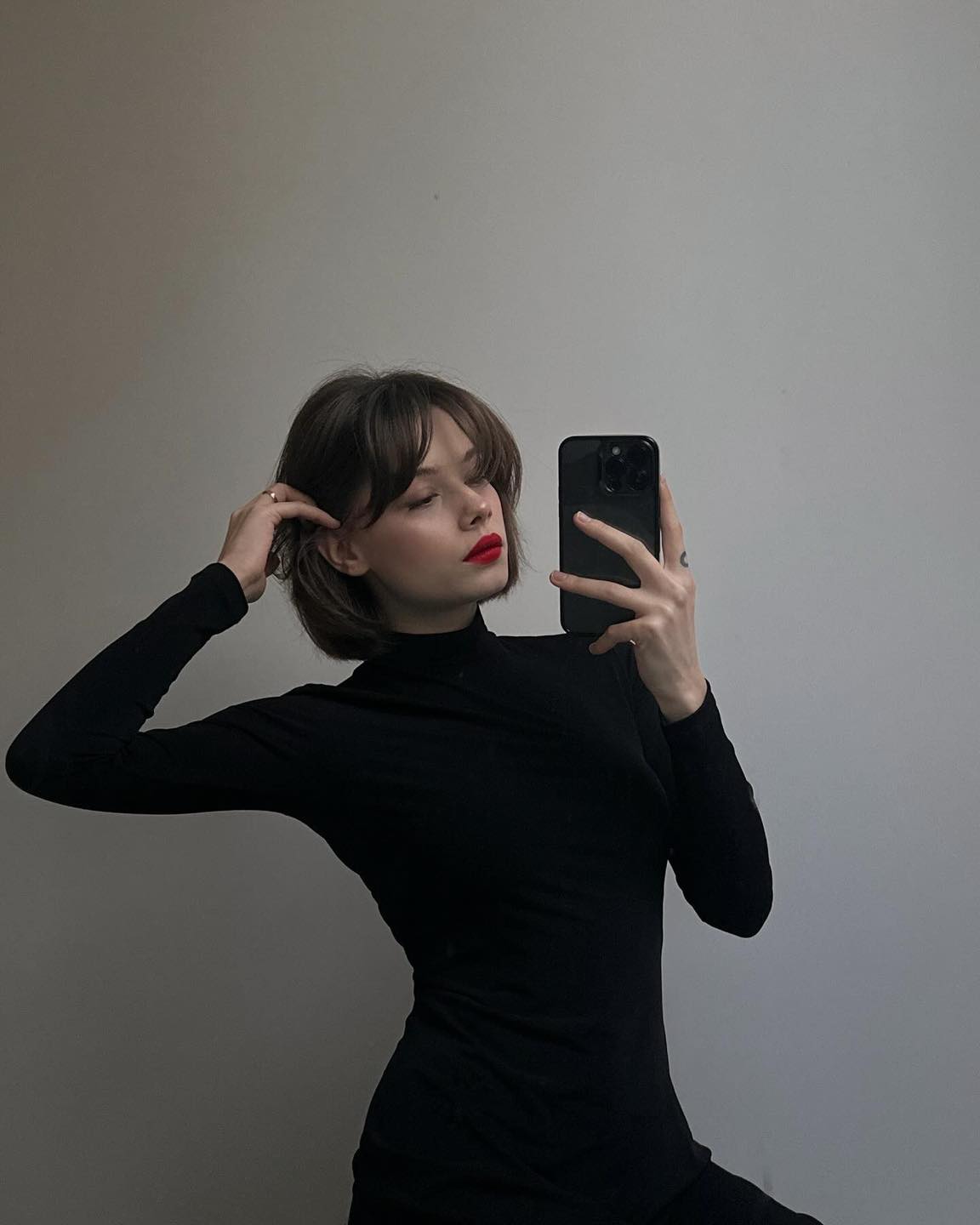 이너 목폴라의 기본 블랙🖤🖤 이미지