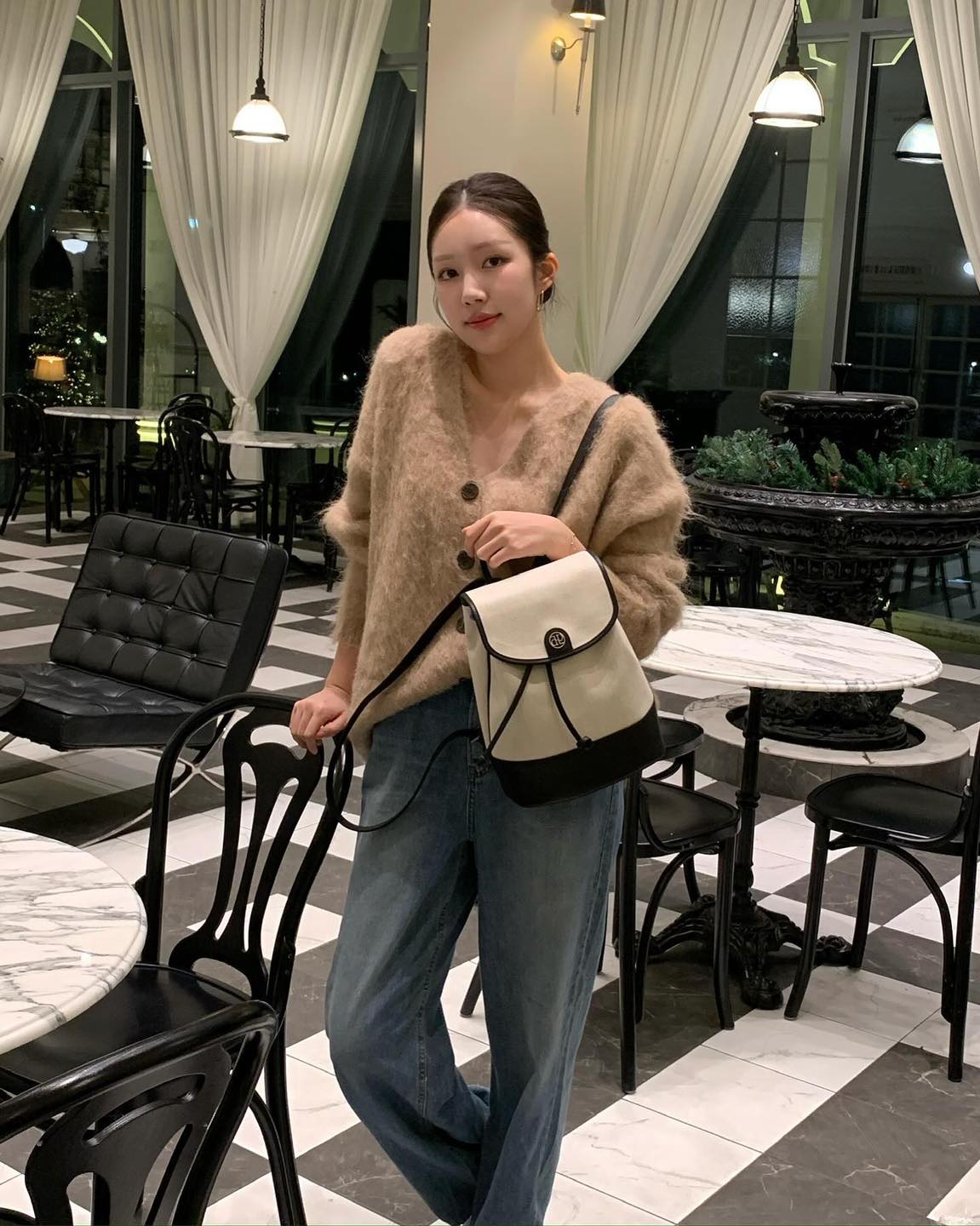 정원언니 겨울 데일리 백팩🤍🖤
데일리 가방으로 찰떡✔️🎒@드파운드 타운백 #광고 이미지4