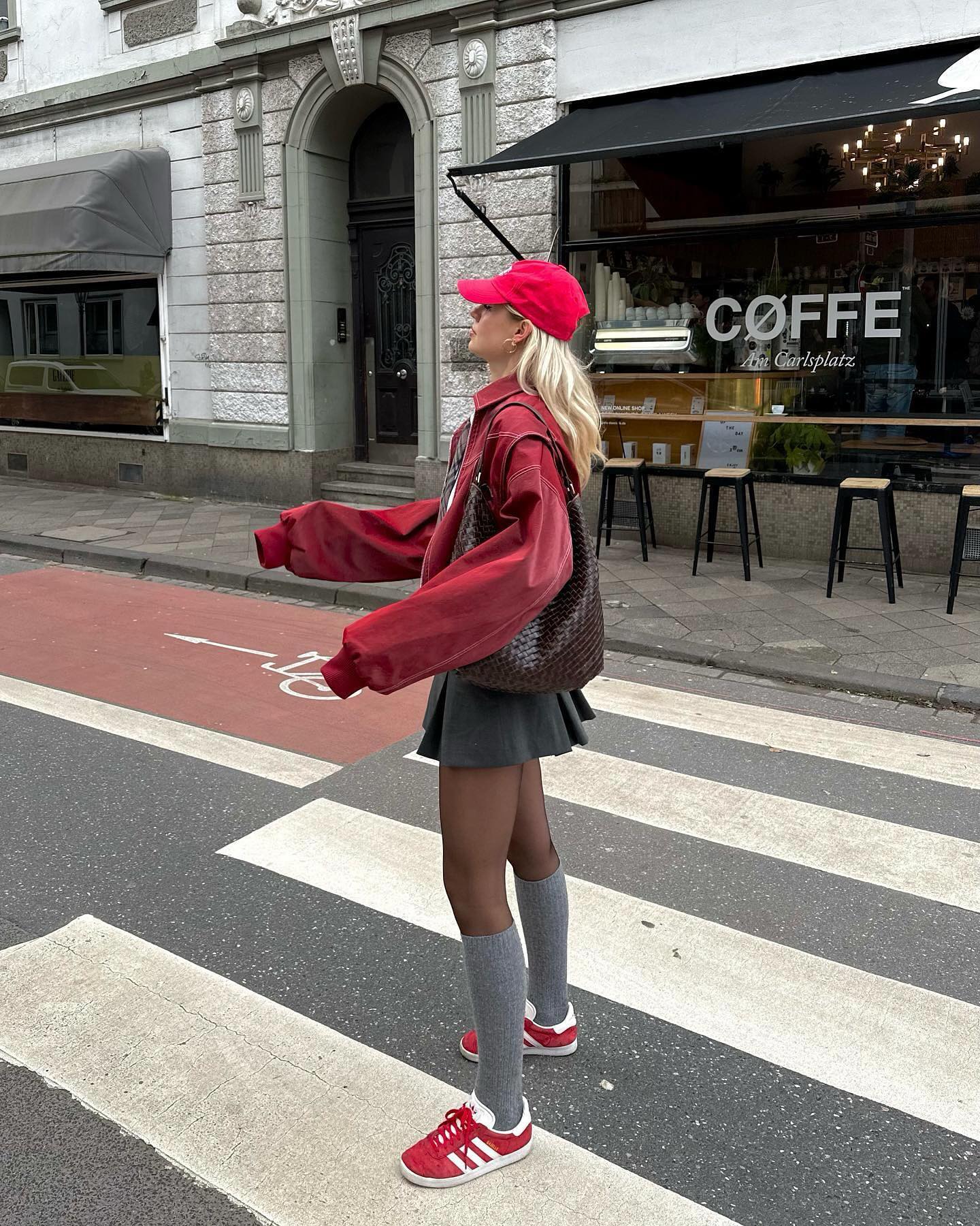 요즘엔 운동화에 회색 양말🩶🧦 이미지7