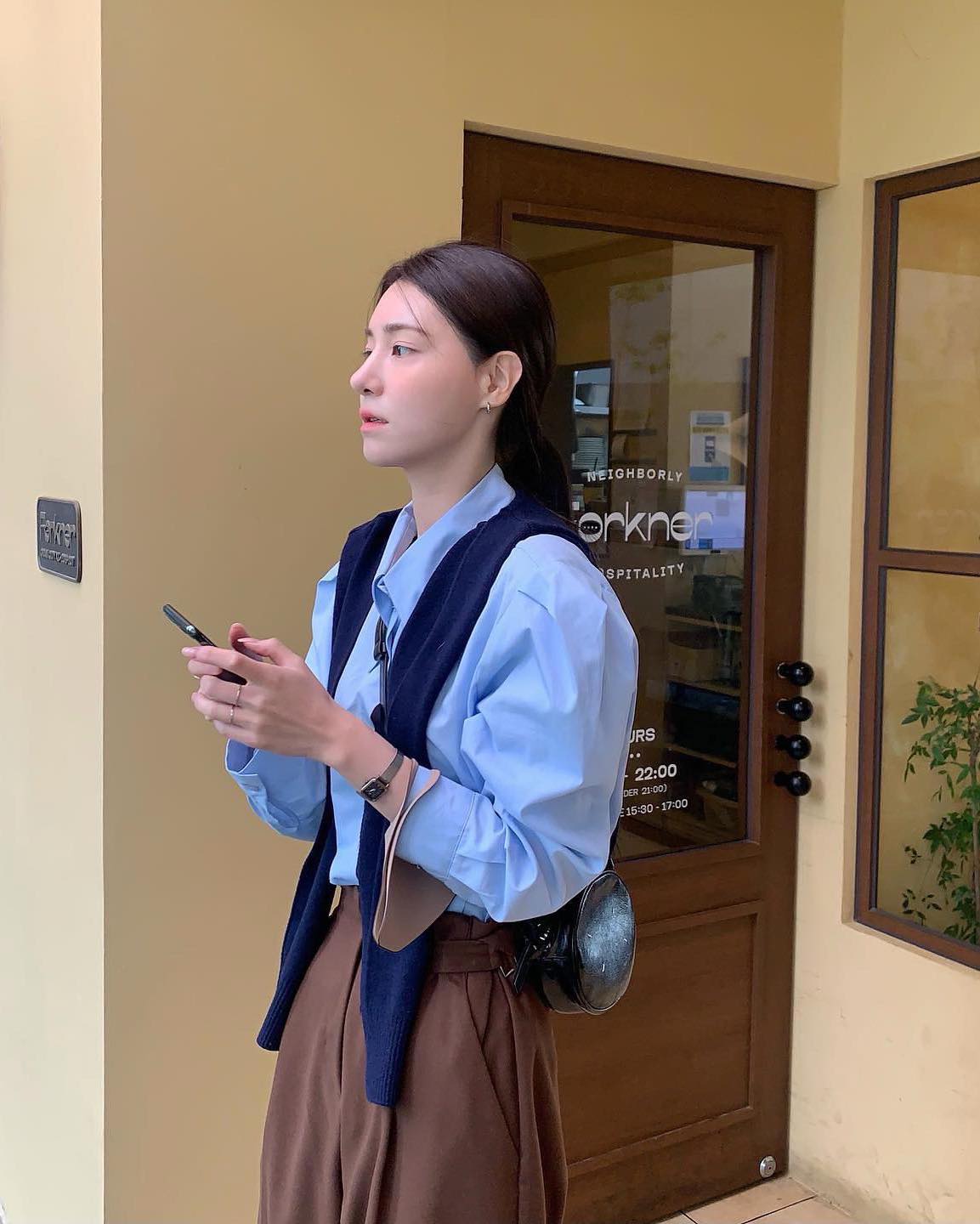 브라운 슬랙스로 고급진 겨울룩🤎 이미지4