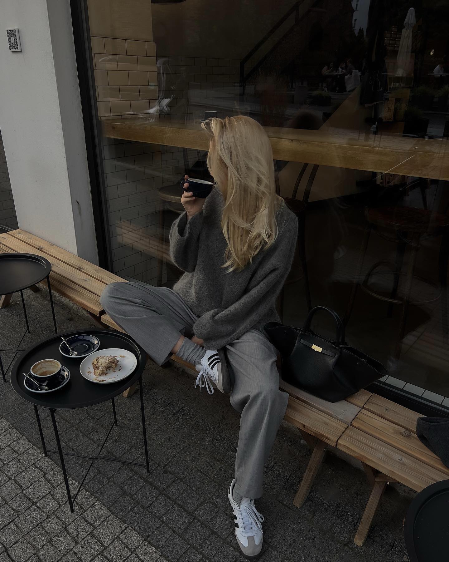 요즘엔 운동화에 회색 양말🩶🧦 이미지4