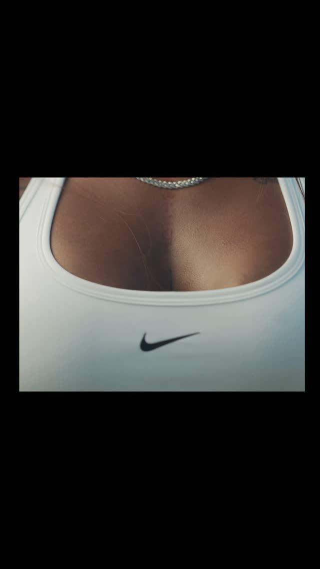 FIND YOUR FEEL🏃🏻‍♀️🧘🏻‍♀️
자신의 움직임과 호흡에 귀를 기울이고, 그 안에 숨겨진 강인함과 자신만의 느낌을 깨울 수 있습니다. 

몸과 마음 그리고 삶의 전반에 걸쳐 나이키의 혁신, 전문성, 서비스 그리고 경험을 제공하며 더 나은 삶을 제안하는 나이키 웰 컬렉티브(Nike Well Collective). 

지금, 나이키와 함께 나를 움직이게 하는 것 그리고 나의 감각을 깨우는 것을 찾아보세요.

#findyourfeel #나이키 #나이키서울  이미지