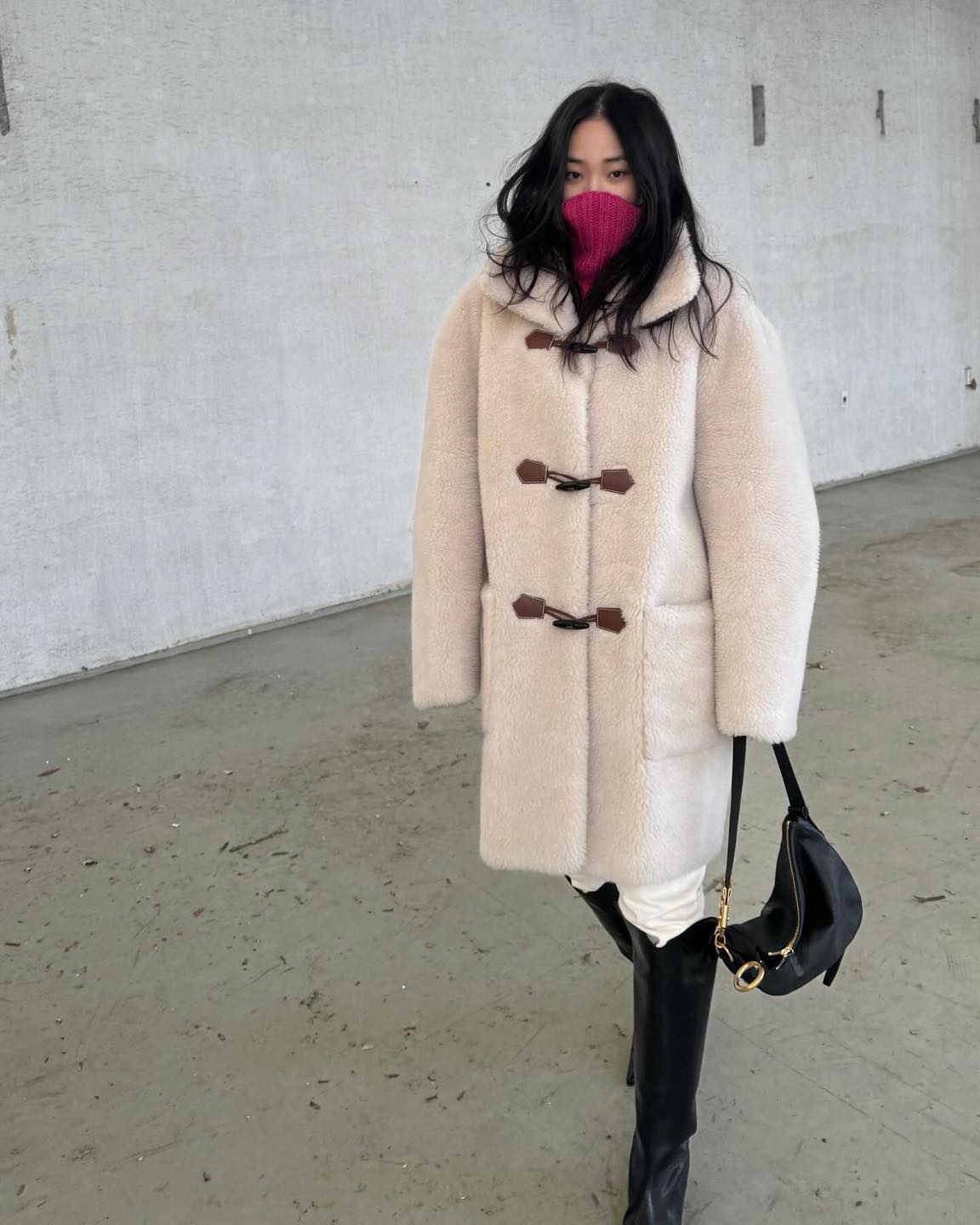 겨울엔 깔끔한 화이트팬츠룩🤍 이미지