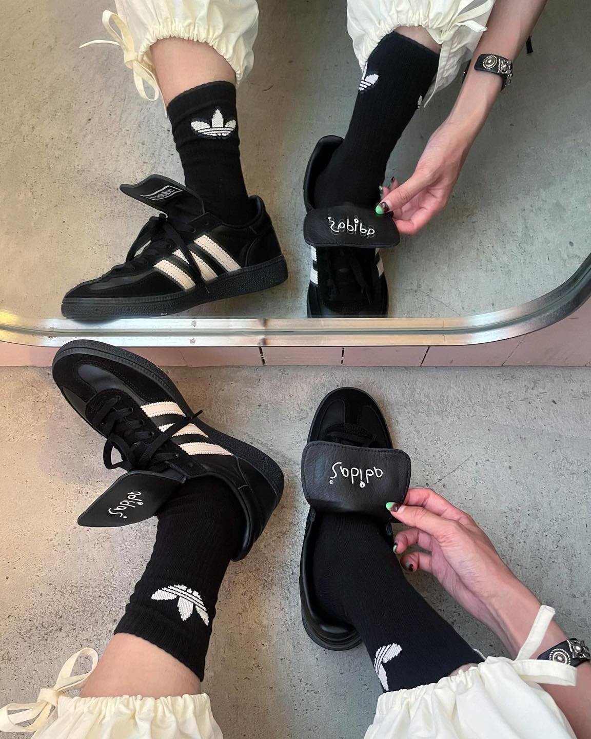 혓바닥 포인트👅@아디다스 모음

1. 아디다스 스페지알 핸드볼 코어 블랙 클라우드 화이트 

2. 아디다스 x 풋 인더스트리 가젤 인도어 오프 화이트 샌드 스트라타

3. 아디다스 x 웨일스 보너 포니 레오 삼바 다크 브라운 크림 화이트, 코어 블랙 크림 화이트

4. 아디다스 x 퍼렐 윌리엄스 휴먼레이스 삼바 알루미늄 원더 모브

5. 아디다스 x 풋 인더스트리 가젤 인도어 오프 화이트 그린

6. 아디다스 스페지알 핸드볼 브라운 컬리지에이트 오렌지

7. 아디다스 x 웨일스 보너 삼바 실버 메탈릭 이미지