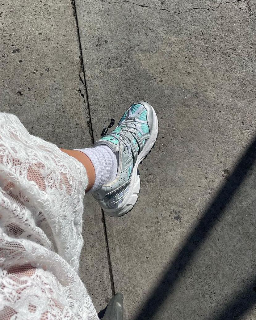 데일리 운동화 @아식스 추천📝
편하고 예쁜 만능 꿀템👟 하나쯤은 있어야지🙌
1.아식스 젤 카야노 14 크림 블랙
2.아식스 x 마뗑킴 젤 소노마 15-50 오아시스 그린 퓨어 실버
3.아식스 x 네이키드 젤 1130 화이트 퓨어 실버
4.아식스 x 프레자 위워 젤 1090 V2 클레이 그레이 퓨어 실버
5.아식스 젤 퀀텀 키네틱 버치 다크 토프
6.아식스 GT-2160 화이트 블랙
7.아식스 조그 100 S 시트 락 - 2E 와이드 이미지2