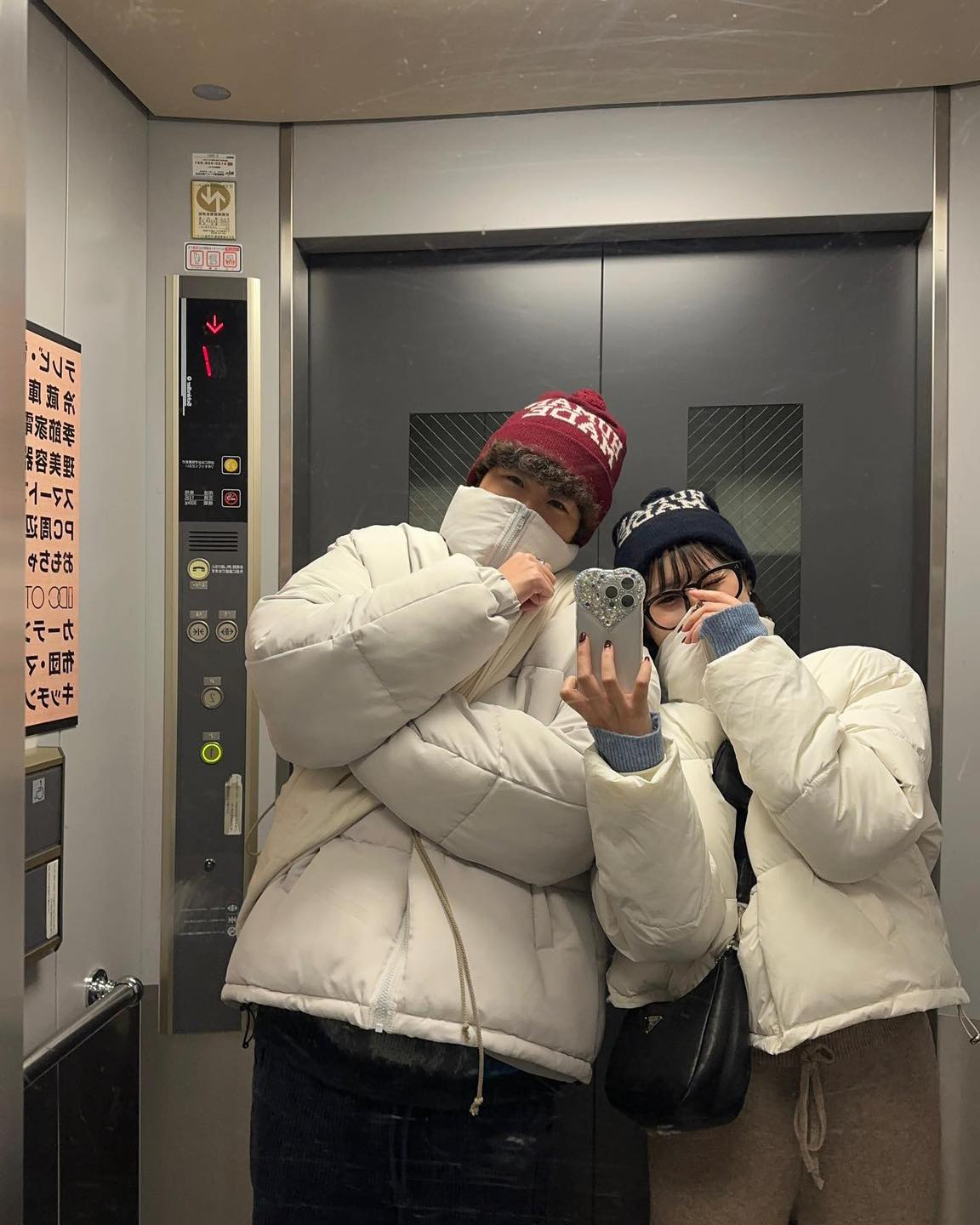 숏패딩엔 따뜻하고 힙한 비니🖤🧙‍♀️
데일리 기본 로고템부터 유니크한 패턴템까지👀✔️@추천

1. 노스페이스 빅로고 비니

2. 스투시 스월 S 커프 비니 핑크

3. 아크테릭스 버드 헤드 토크 다크 매직

4. 가니 패치 오버사이즈 울 비니

5. alo 비니

6. 아크네 스튜디오 페이스 로고 비니

7. 슈프림 뉴에라 박스로고 비니 워시드 네이비

8. 휴먼 메이드 팝 비니 이미지8