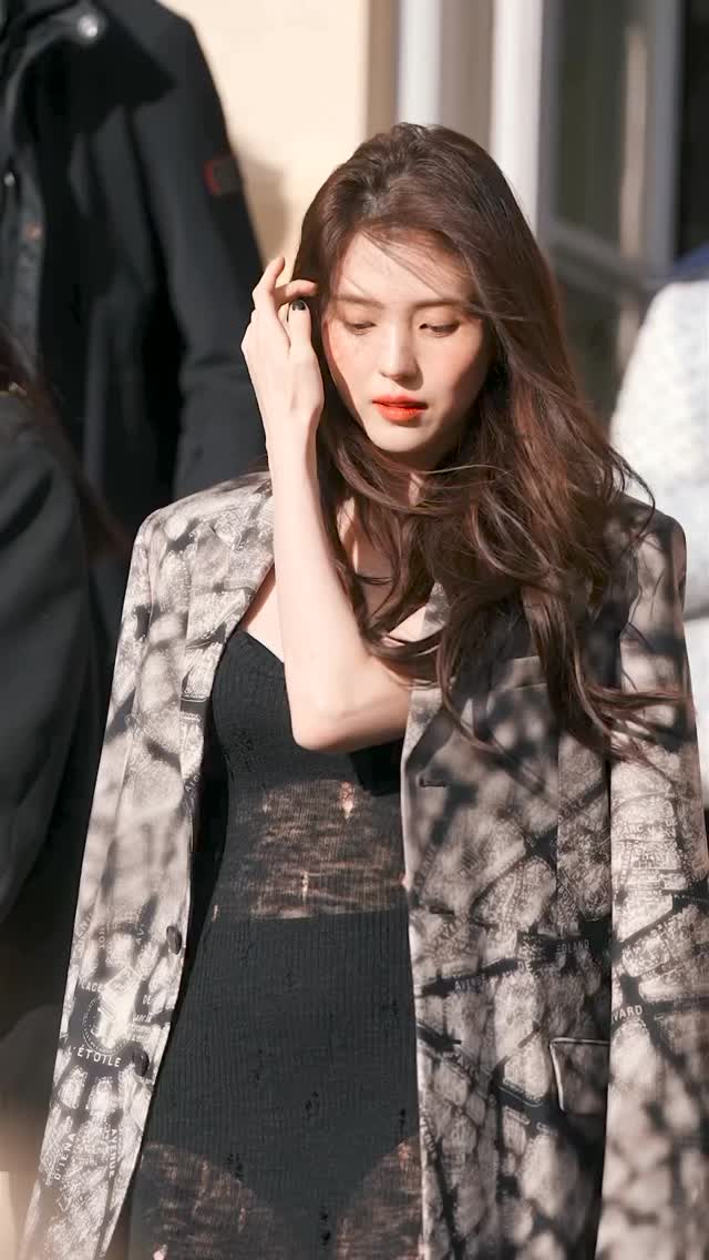 디올 공식 계정에 올라온 여신 비주얼 한소희🖤✨ 이미지