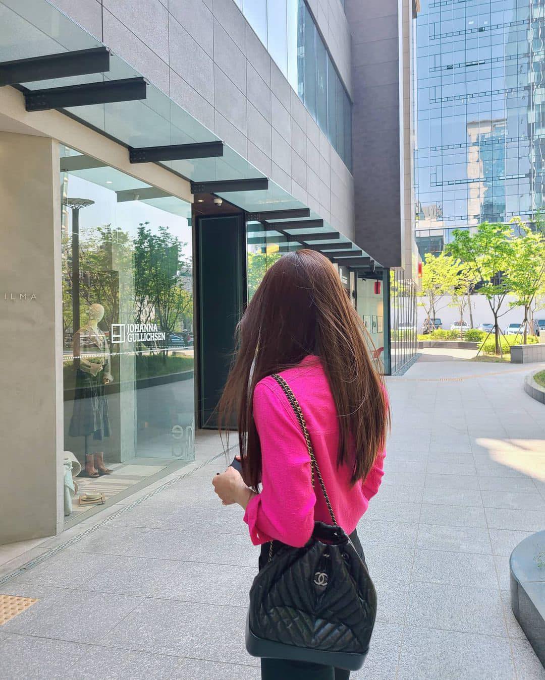 가볍게 메는 샤넬 가브리엘🖤🎒 이미지